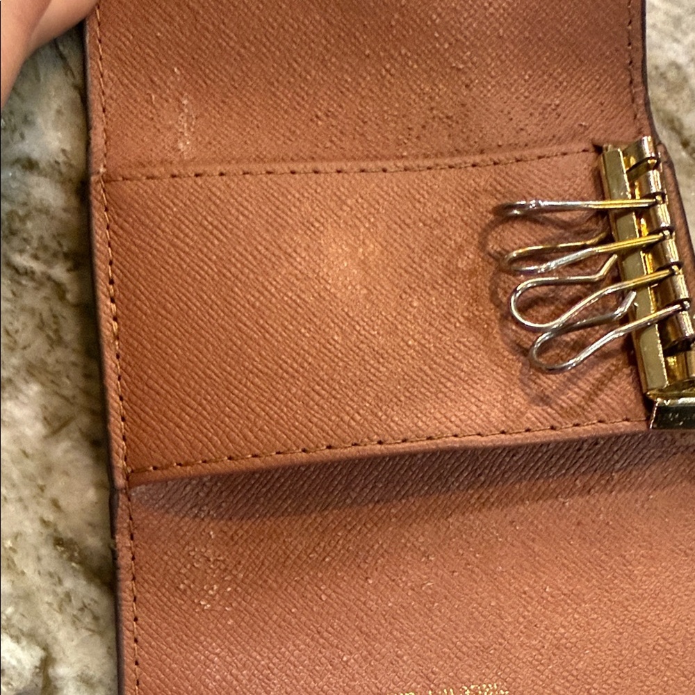 Louis Vuitton Classic Monogram Key Holder - Picture 12 of 12